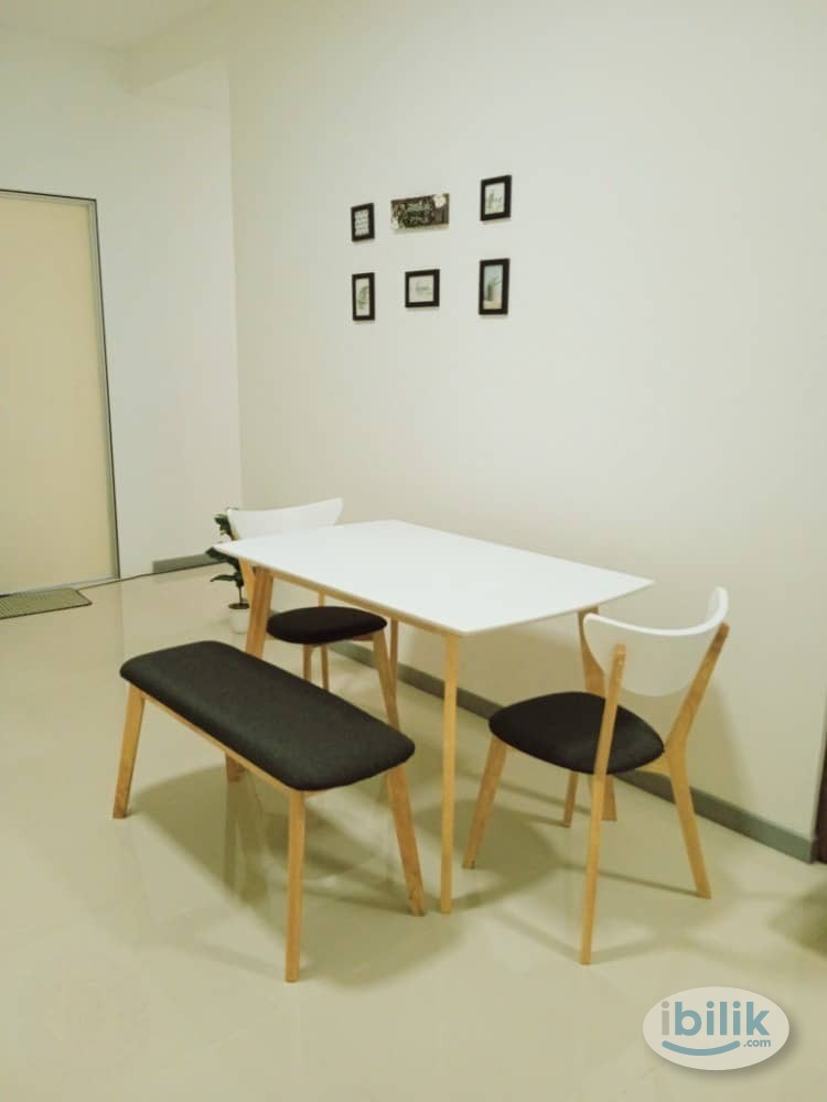 Middle room for rent at United Point Residence - Image 2