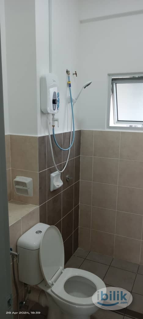 Female Only Master bedroom for RM700 - Image 3
