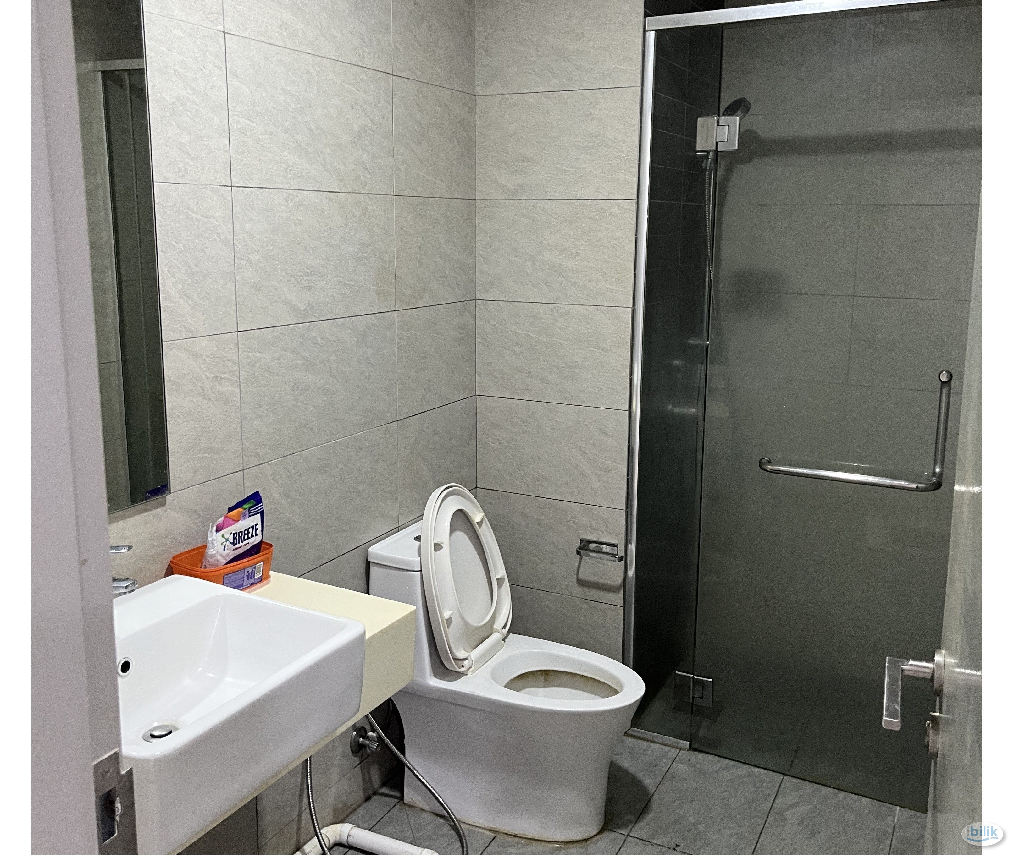 Air Cond Single Room at Vivo Residential Suites @ 9 Seputeh Condominium, Old Klang Road, 5 min drive to mid valley  - Image 3