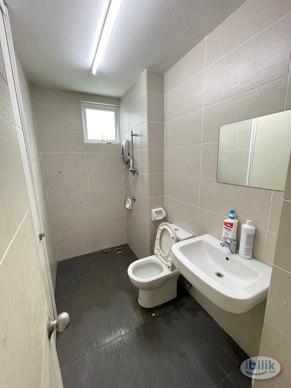 Single Room at The Regina, UEP Subang Jaya - Image 4