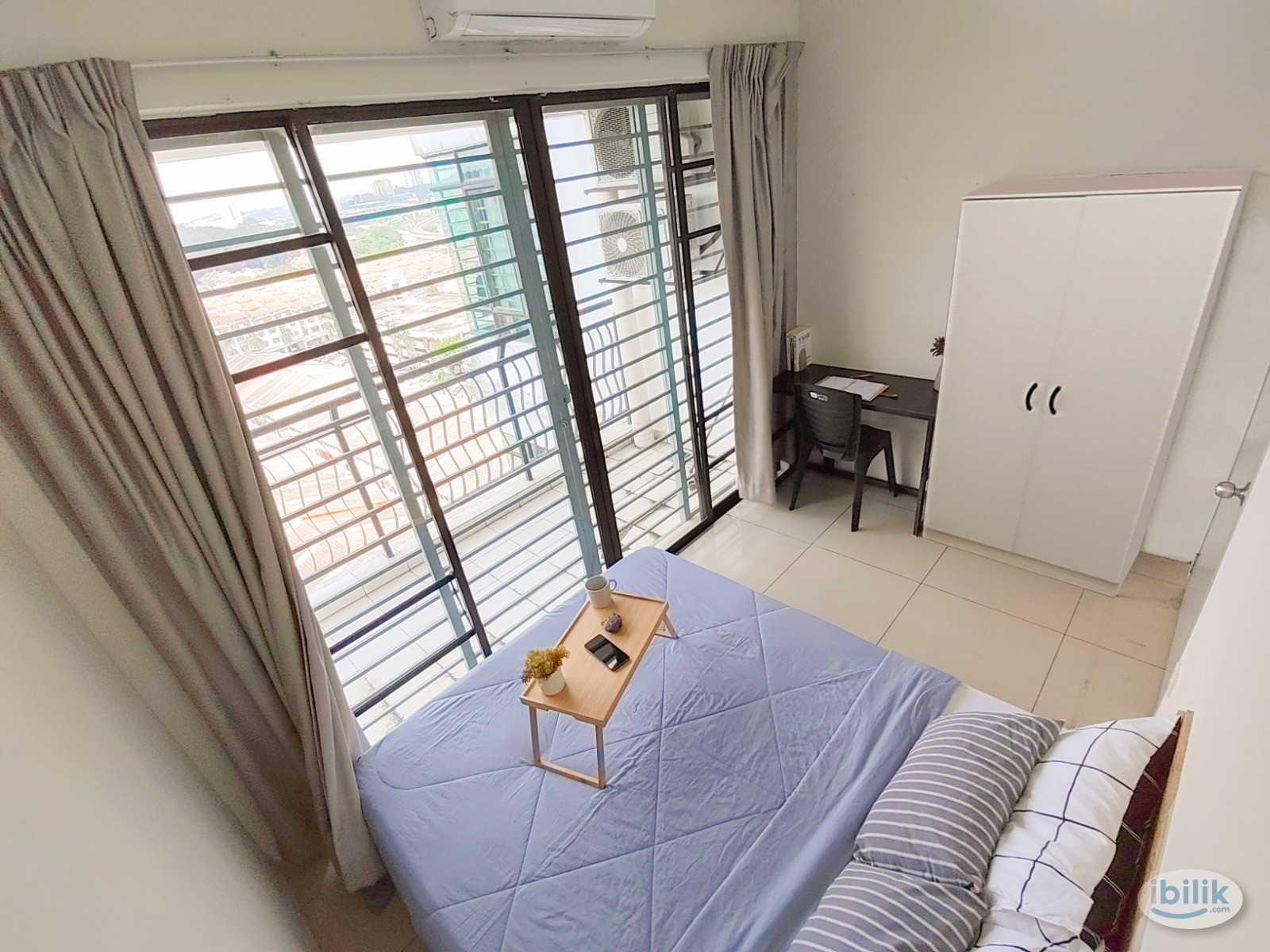 Balcony Queen Bed Medium Room with AC & Fan @ Petaling Jaya ,Damansara , Kuala Lumpur - Image 1