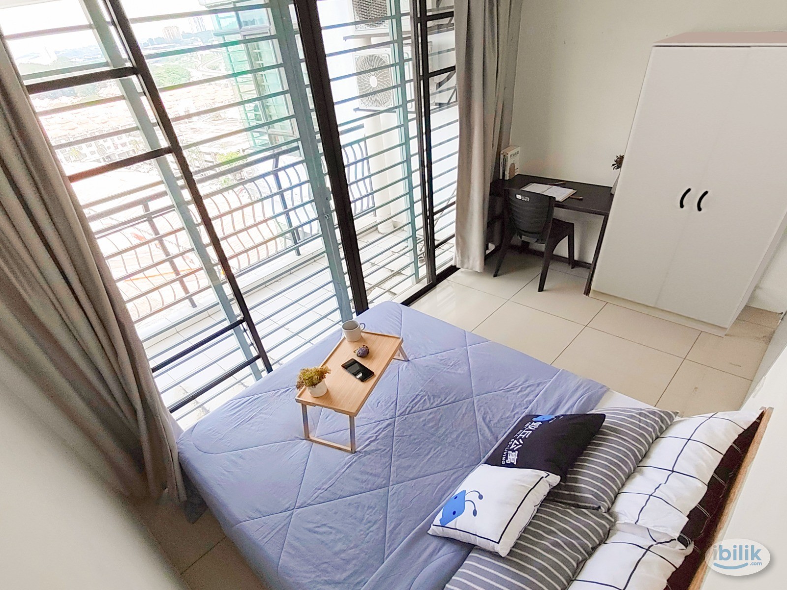 Balcony Queen Bed Medium Room with AC & Fan @ Petaling Jaya ,Damansara , Kuala Lumpur - Image 3