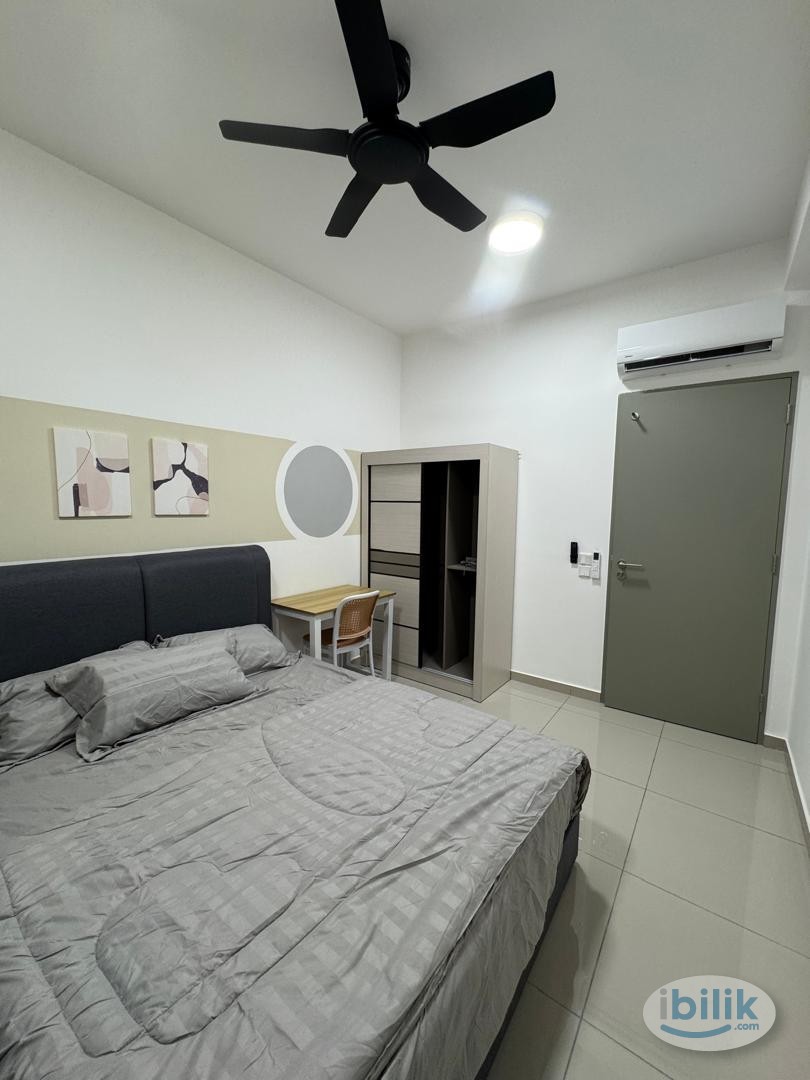 Middle Room at D'Vervain Residence, Damansara Perdana, Menara Gamuda, The Curve, IPC Mall Ikea, MRT Mutiara Damansar - Image 4