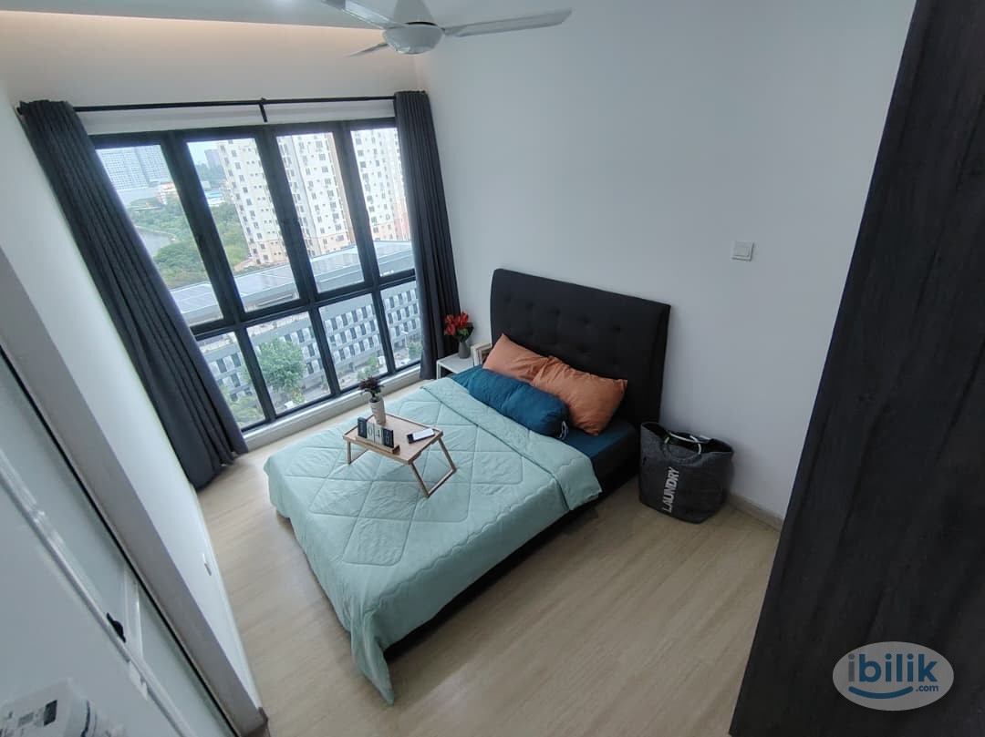 Skyville Master Room with AC near to KTM Petaling @ Old Klang Raad easy access to Mid Valley, KL eco city, Kl Sentral, S - Image 1