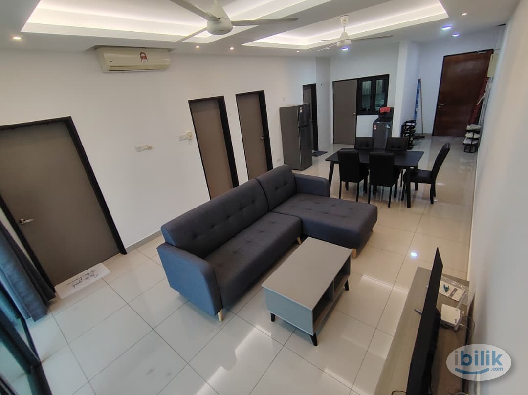 Skyville Master Room with AC near to KTM Petaling @ Old Klang Raad easy access to Mid Valley, KL eco city, Kl Sentral, S - Image 3