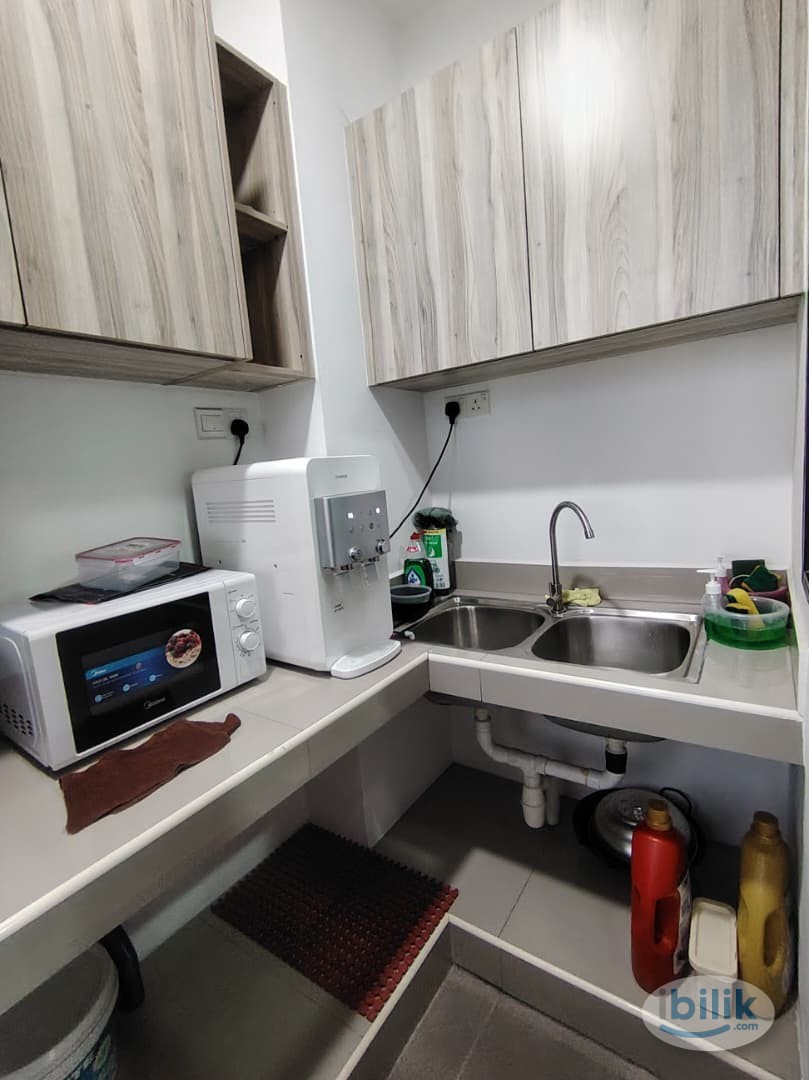 Skyville Master Room with AC near to KTM Petaling @ Old Klang Raad easy access to Mid Valley, KL eco city, Kl Sentral, S - Image 4