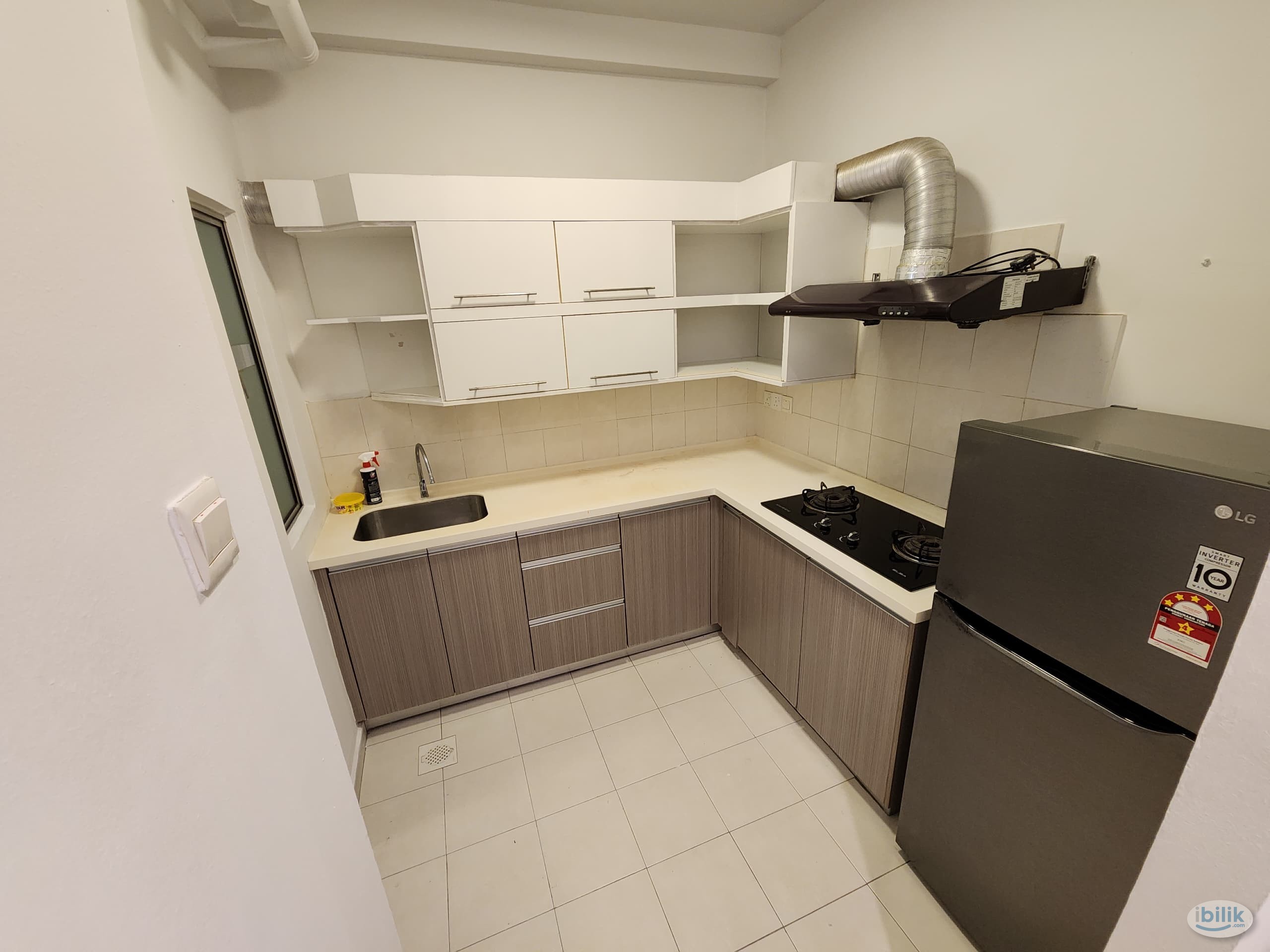 Walk to LRT & BRT!  Cozy Female Room @ Casa Subang, Fully furnished, Utilities Covered - Image 4