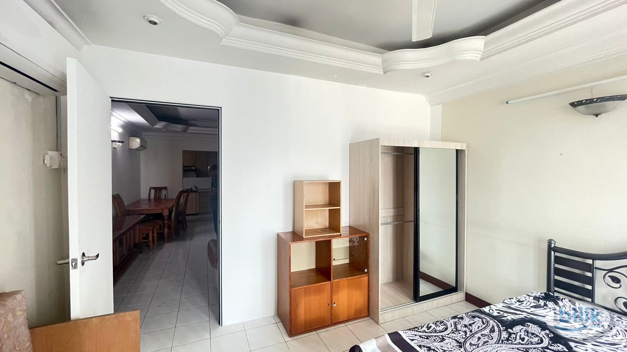 Luxury Bistari Big Balcony Window Middle room near PWTC LRT TRX HKL - Image 2