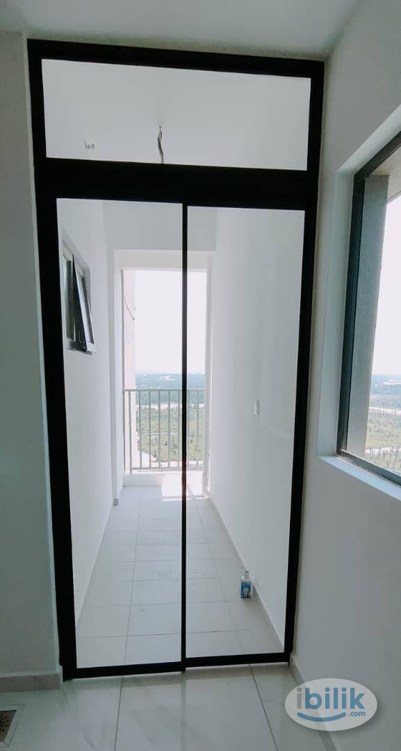 Master Room at Batu Kawan, Private bathroom, Balcony. - Image 5