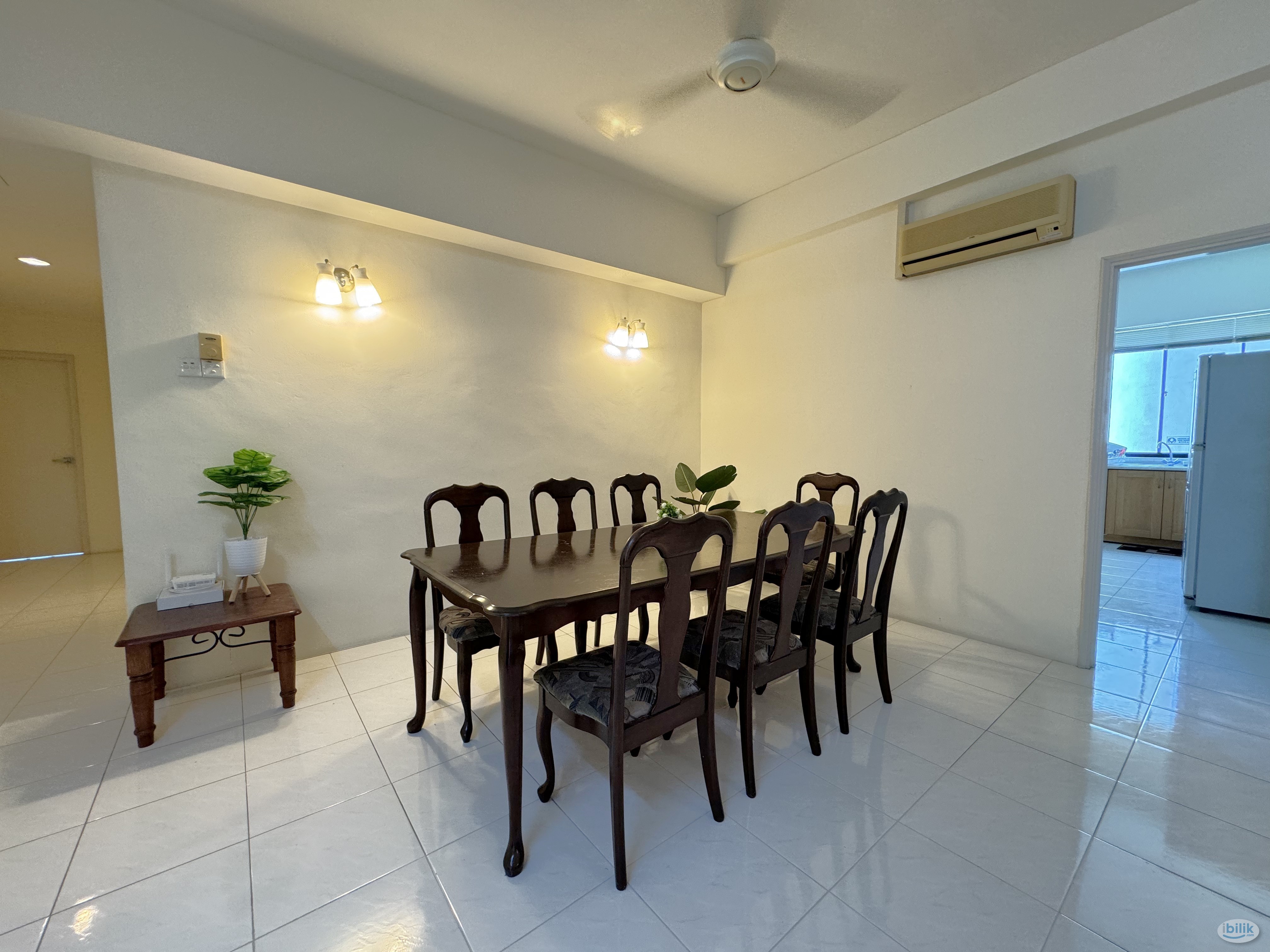 SPACIOUS ROOM WITH OWN BATHROOM @ Sri Pangkor Condominium  - Image 5