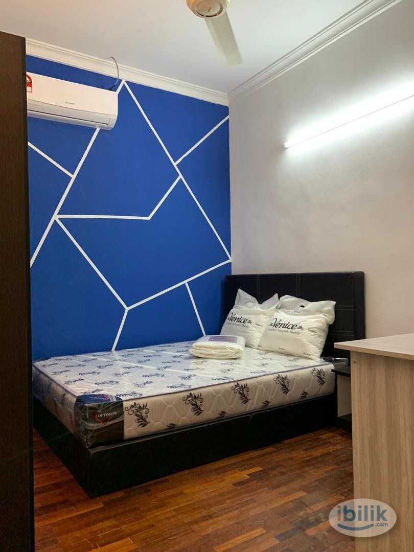 Queen bed with air cond，@ Subang Bestari ,walking to Help Campus !Near to Kota Damansara, Segi college ,Subang Airport,  - Image 2