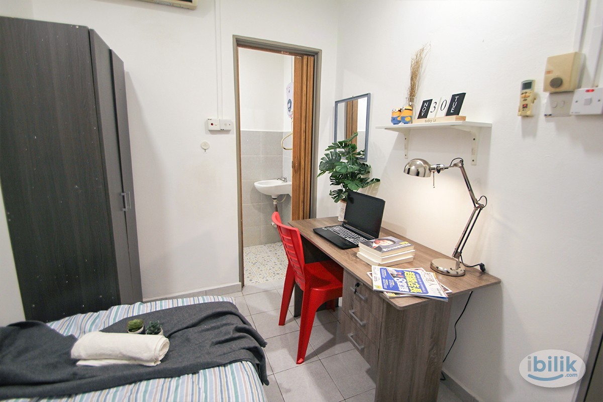 Single Room with bathroom window & ac @ Bandar Sunway , Near to BRT , Taylor , Monash , Inti, Subang Airport - Image 2