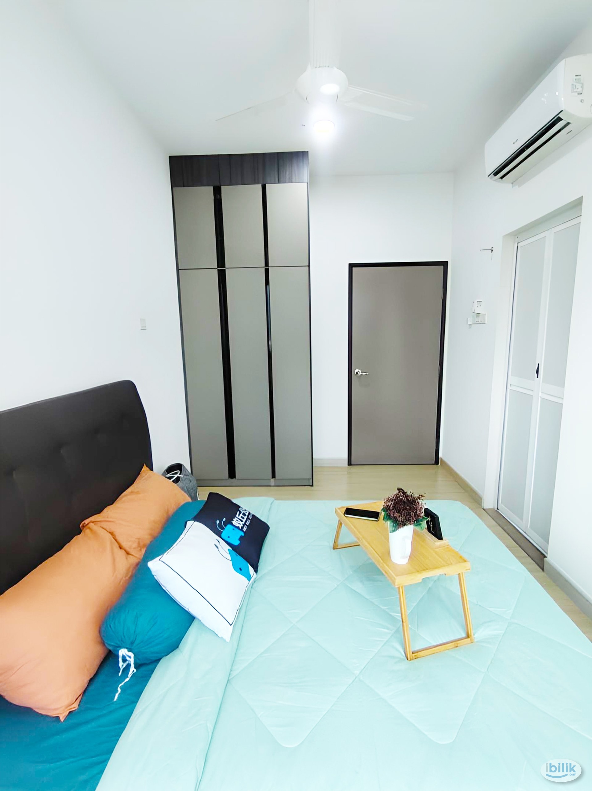 Queen Bed Master Room with AC & Window  @ Old Klang Road , Near Midvalley,Near KTM , Sri petaling , Kuchai Lama ,Bangsar - Image 1