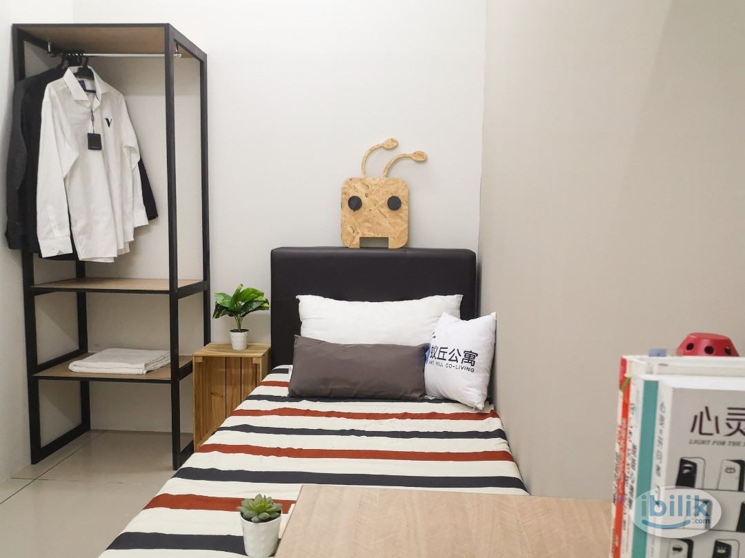 Next to LRT ! Single Room FANS ONLY @ LRT Ara Damansara, Next to Evolve Mall , Near to Subang Airport, KD - Image 1