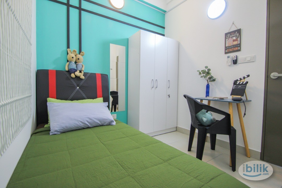 Walk to Train !! Single Room with window & ac @ Seri Kembangan,Sungai Besi,, The mines, Sungai Besi - Image 1