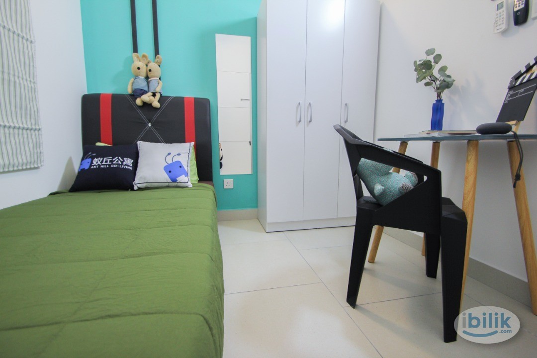 Walk to Train !! Single Room with window & ac @ Seri Kembangan,Sungai Besi,, The mines, Sungai Besi - Image 2