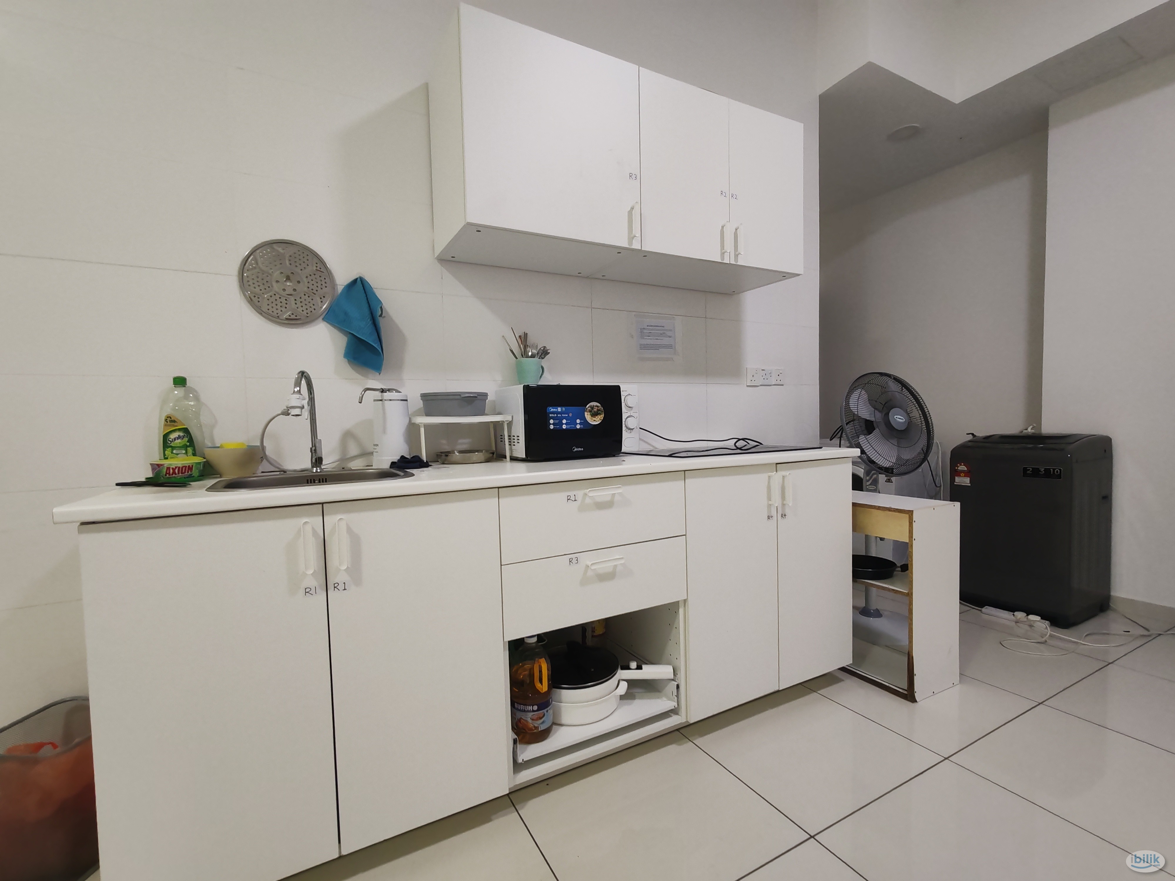 Walk to MRT !! Queen Bed Medium Room with Window & AC Only,@ Taman Connaught, Help University, Maluri,Cheras - Image 3
