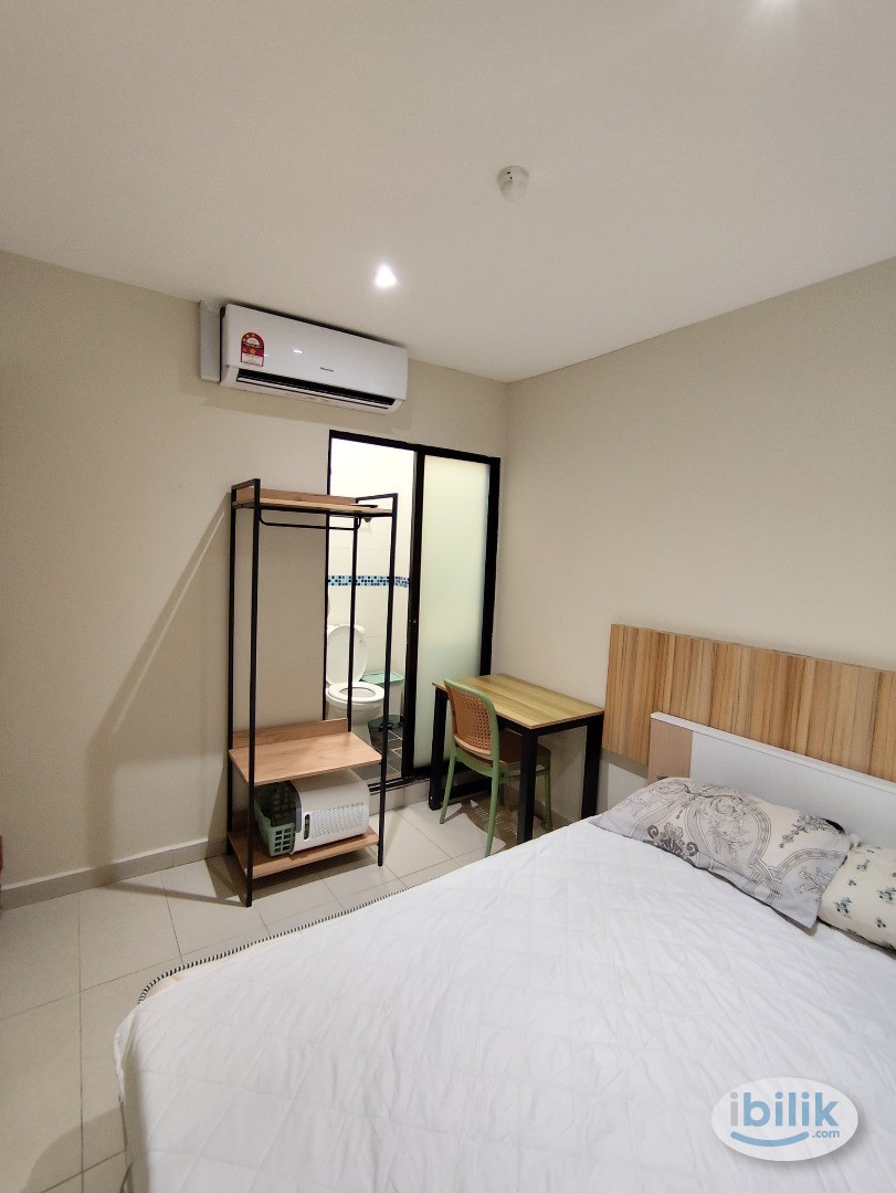 Near LRT Subang Jaya 3 Min Only🏡 Private Room for Rent @ Zamburger Hotel, SS15 Subang Jaya✨Zero Deposit & Free Utilities - Image 1