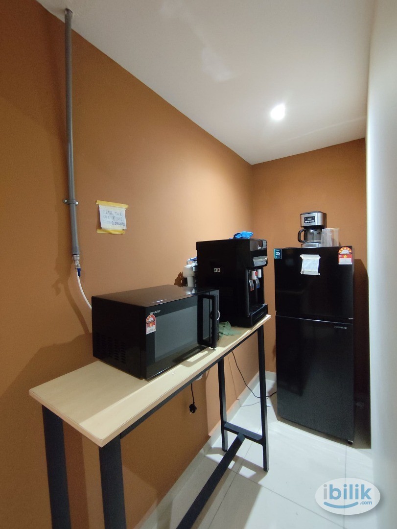 Near LRT Subang Jaya 3 Min Only🏡 Private Room for Rent @ Zamburger Hotel, SS15 Subang Jaya✨Zero Deposit & Free Utilities - Image 5