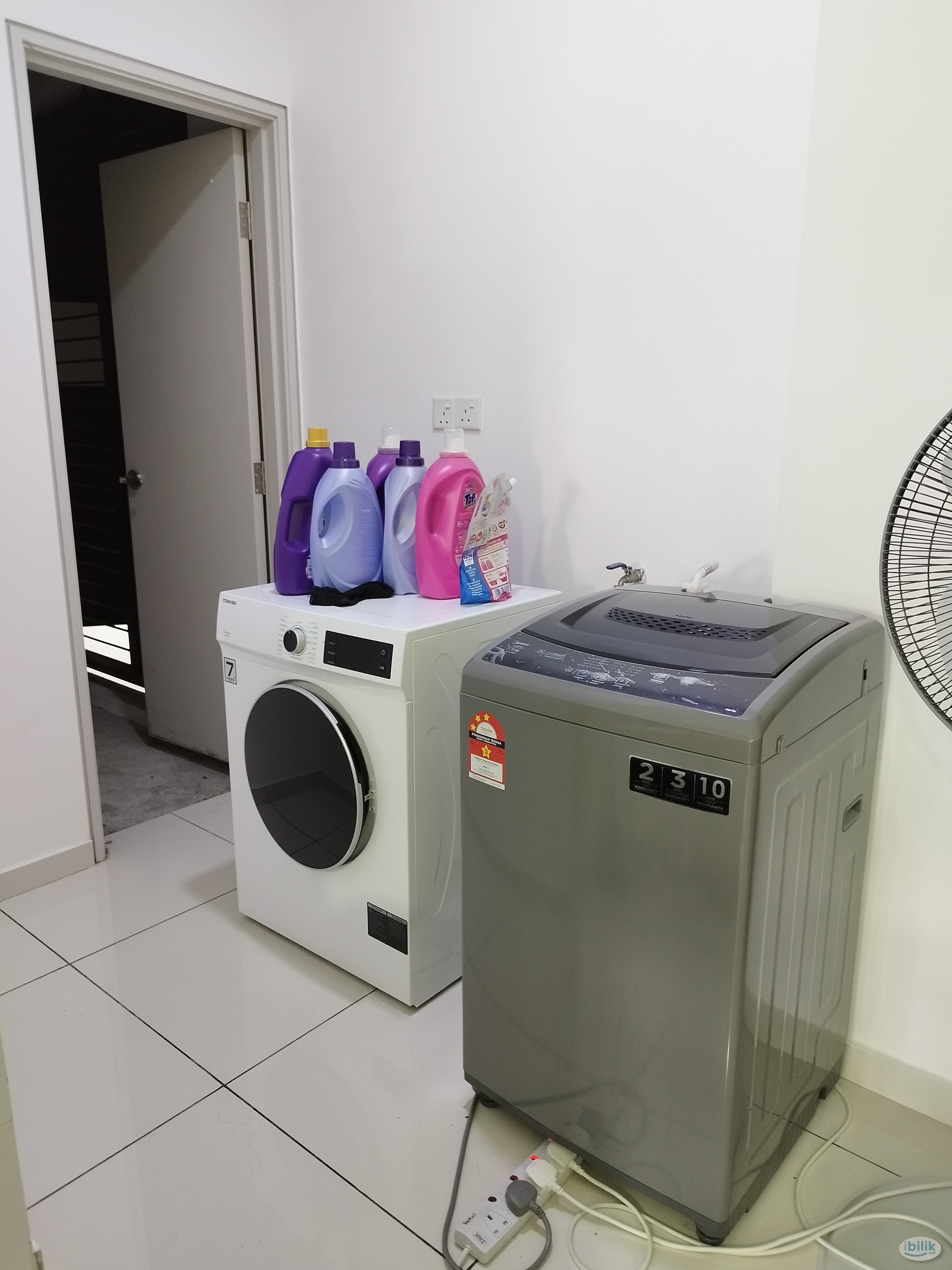 Walk to MRT !! Queen Bed Master Room with Bathroom Window & AC Only ,@ Taman Connaught , Help University, Maluri,Cheras - Image 5