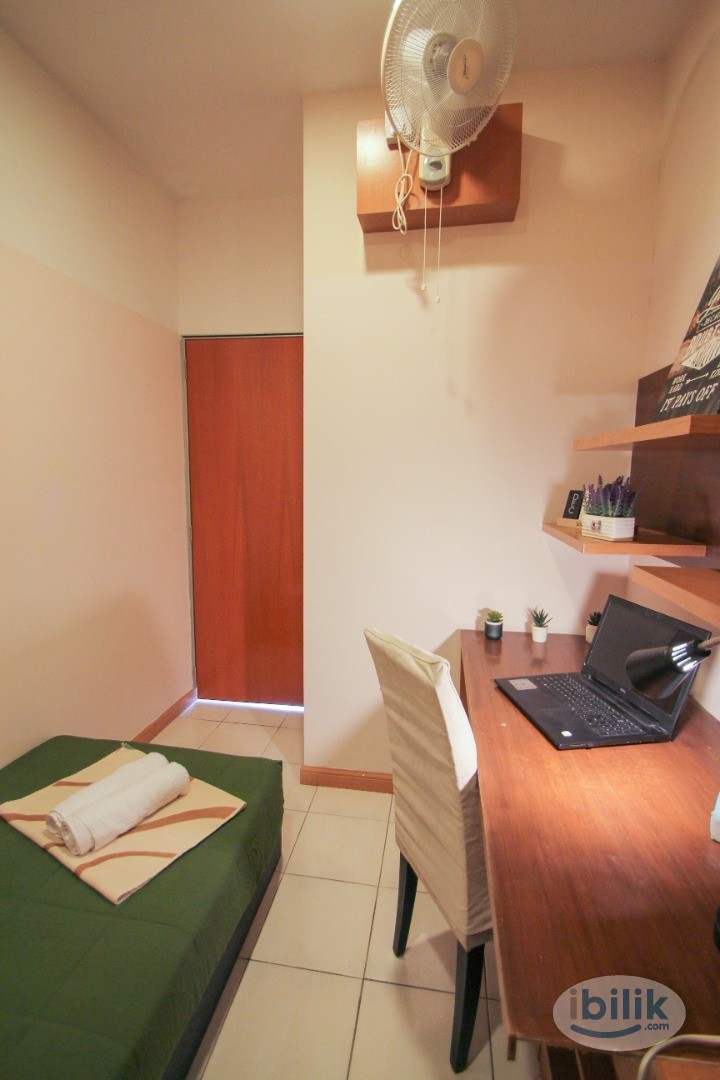 Single Room with wall fan @ Bukit Bintang, KLCC, Pavillion, - Image 3