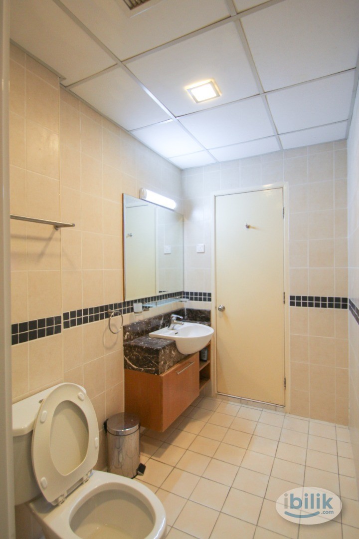 Single Room with wall fan @ Bukit Bintang, KLCC, Pavillion, - Image 5