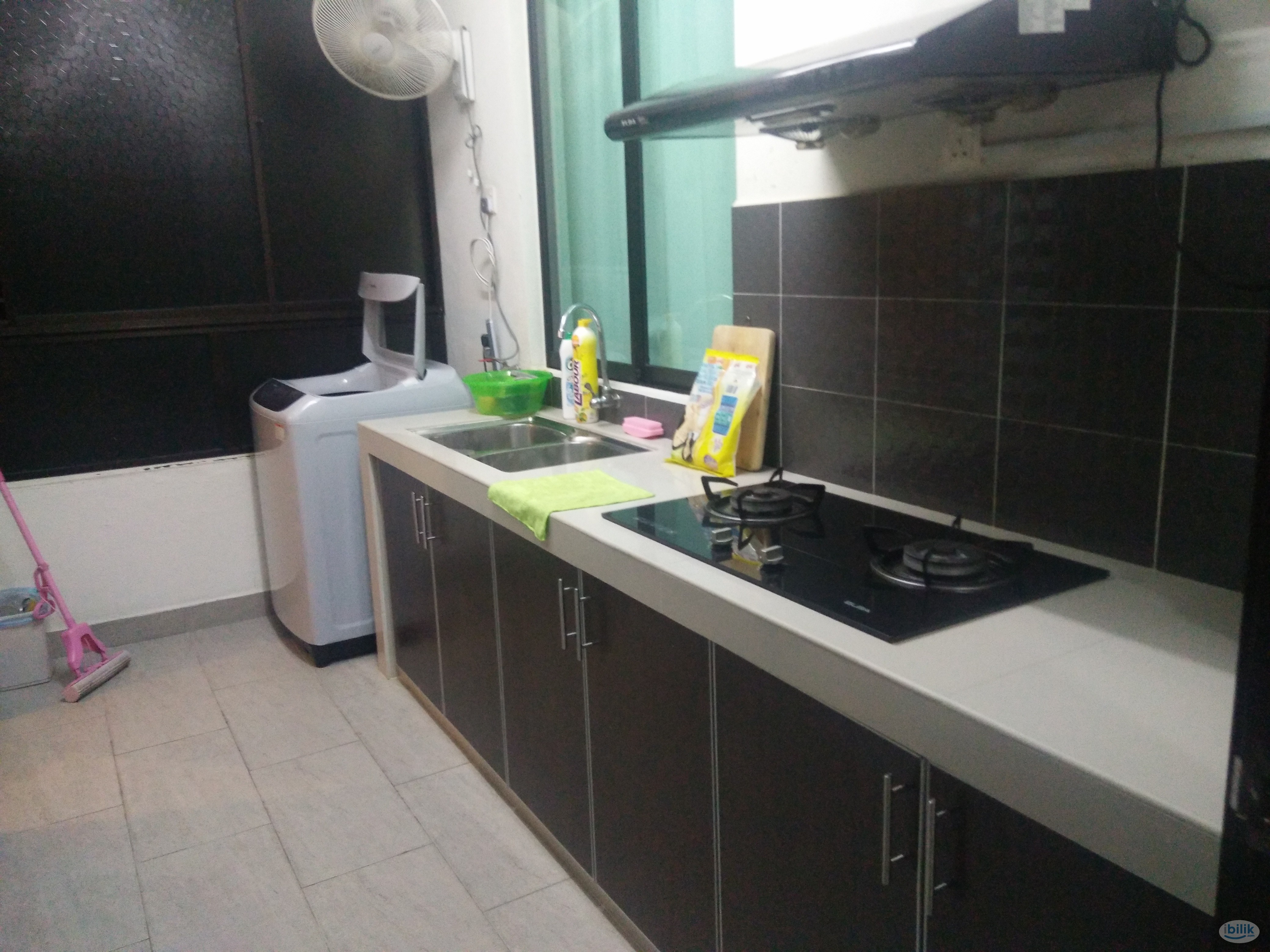 Affordable Room near Midvalley - Image 4