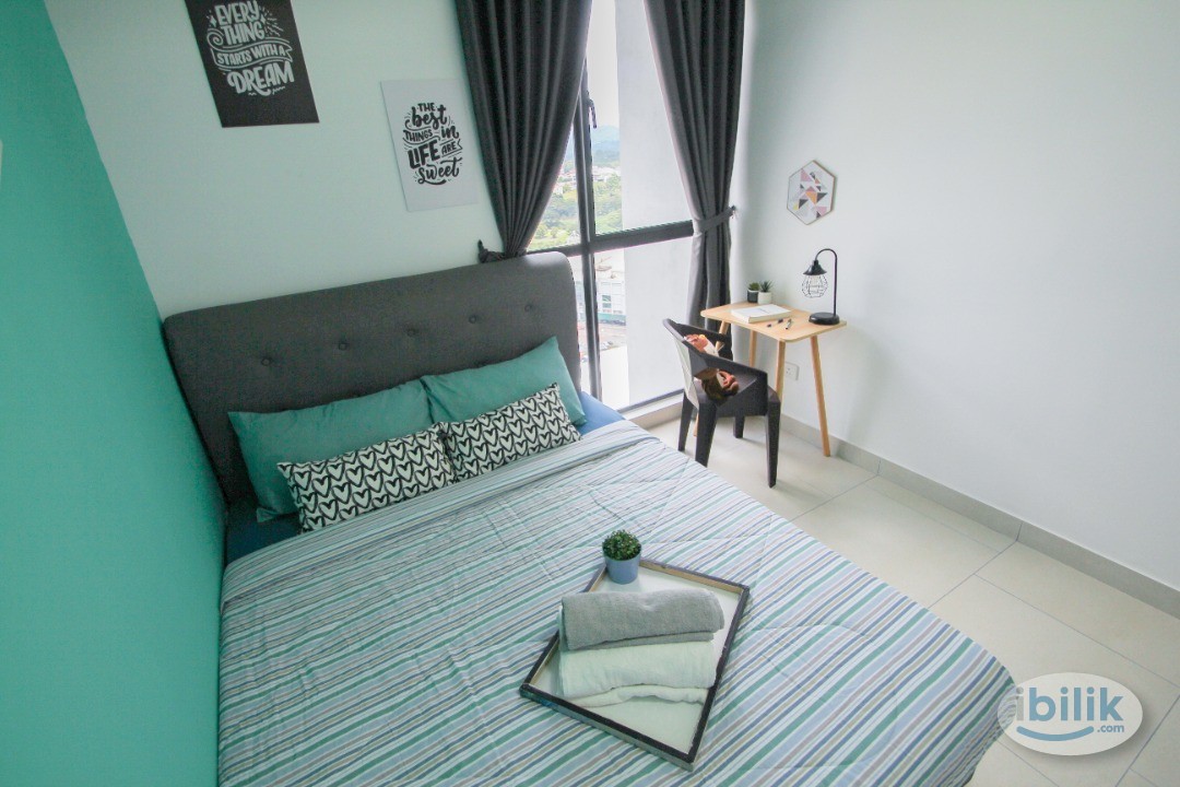 Walk to Train !! Middle Room with window & ac @ Seri Kembangan,Sungai Besi, ,The mines, Sungai Besi - Image 1