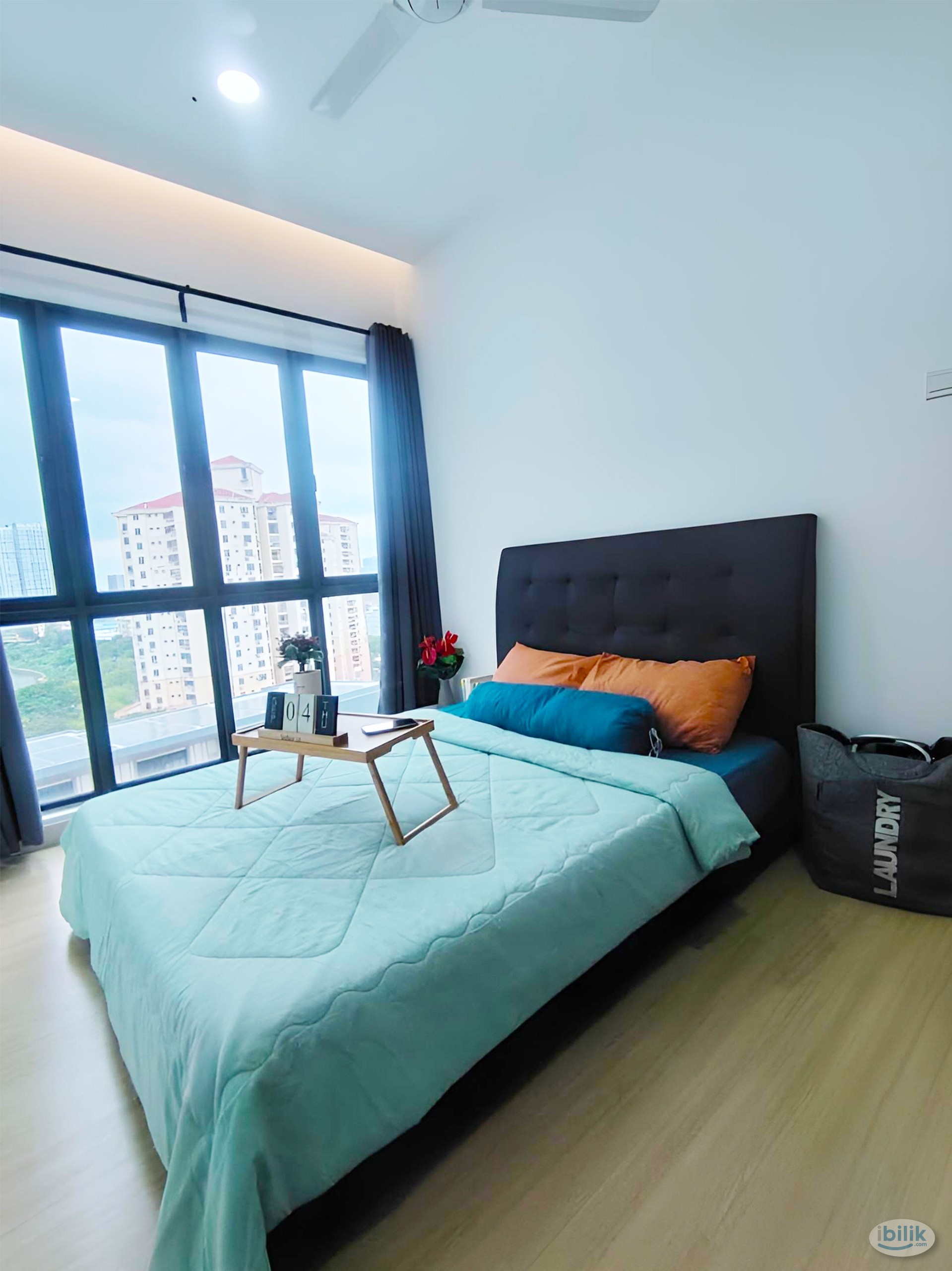 Own bathroom ! Queen Bed Master Room with AC & Window  @ Old Klang Road ,, Near Midvalley, Near KTM , Sri petaling , Kuc - Image 1
