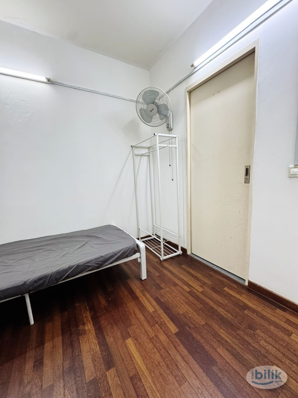 ‼️🤩SINGLE ROOM IN SHAH ALAM WITH ATTACHED TOILET 🤩‼️ MOVE IN IMMEDIATELY WITH 0️⃣ DEPOSIT ‼️ - Image 1