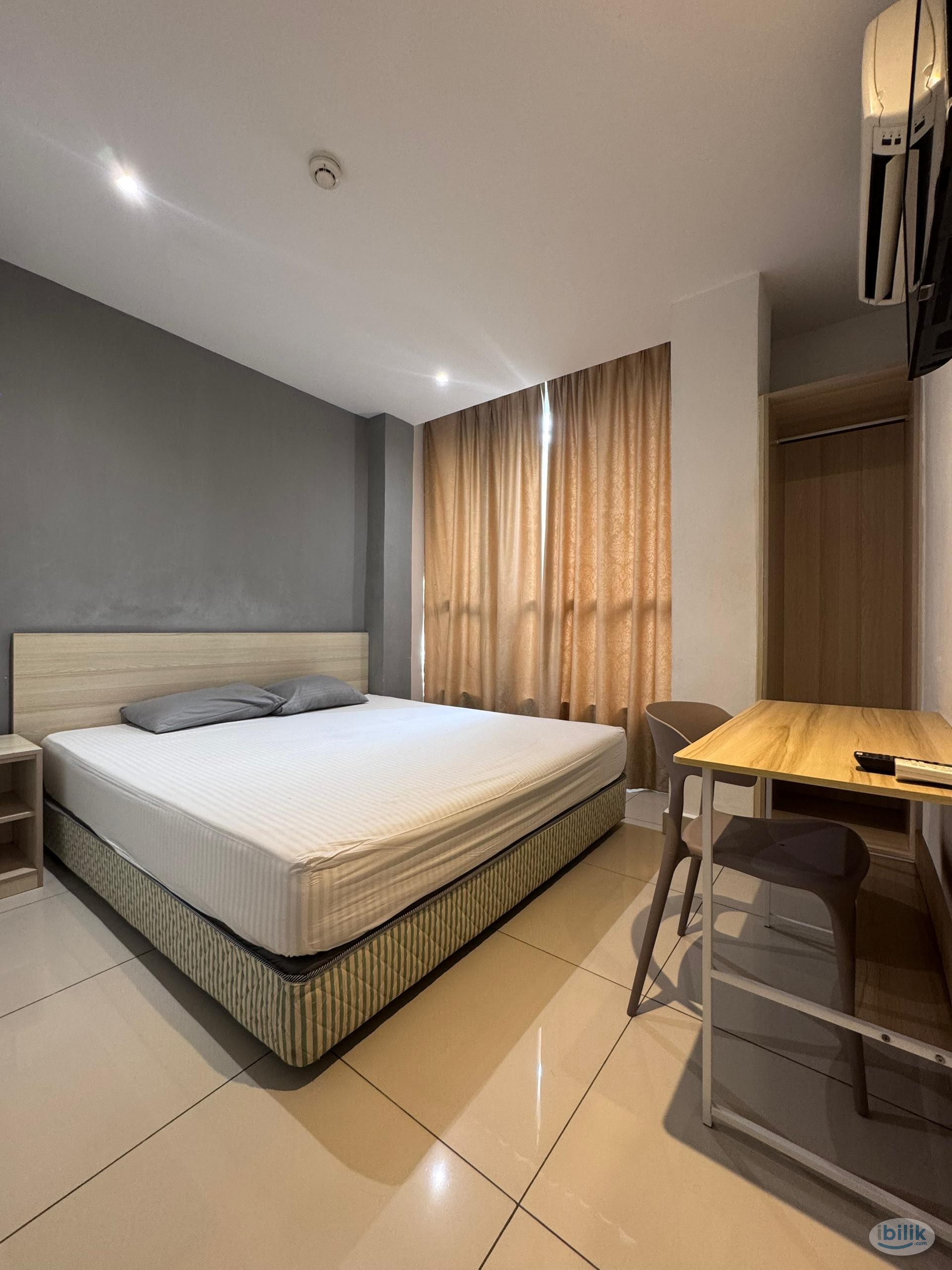 Master Room at Damansara Jaya | 3 MINS WALK TO ATRIA SHOPPING CENTER 🛍️ - Image 2