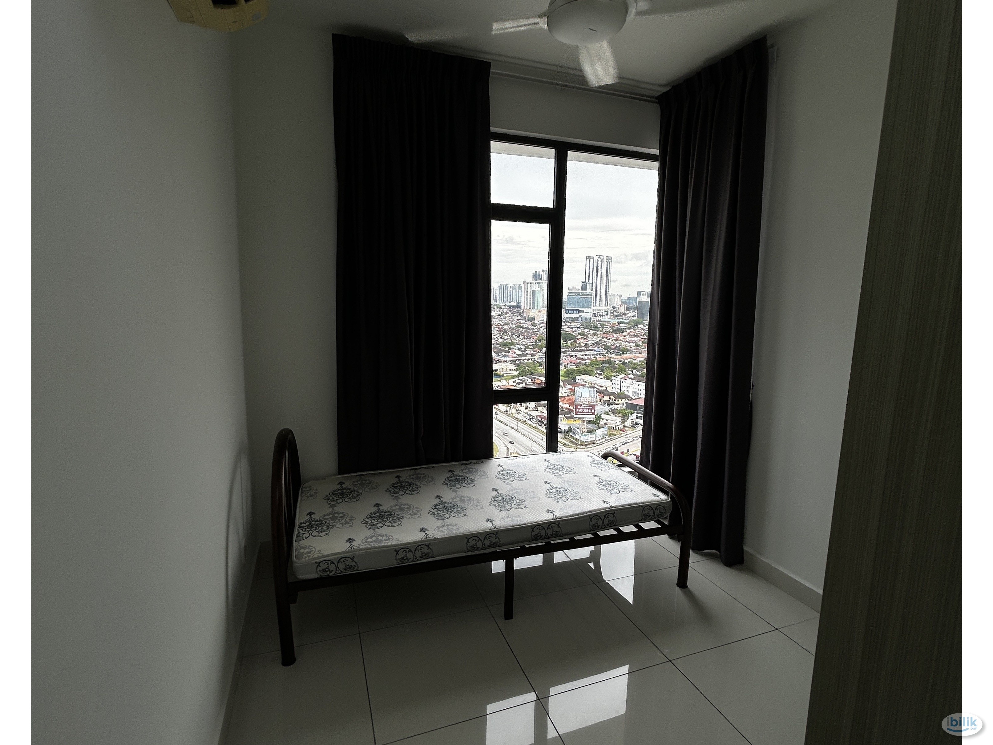 Middle Room For Rent 1Tebrau Residences - Image 1