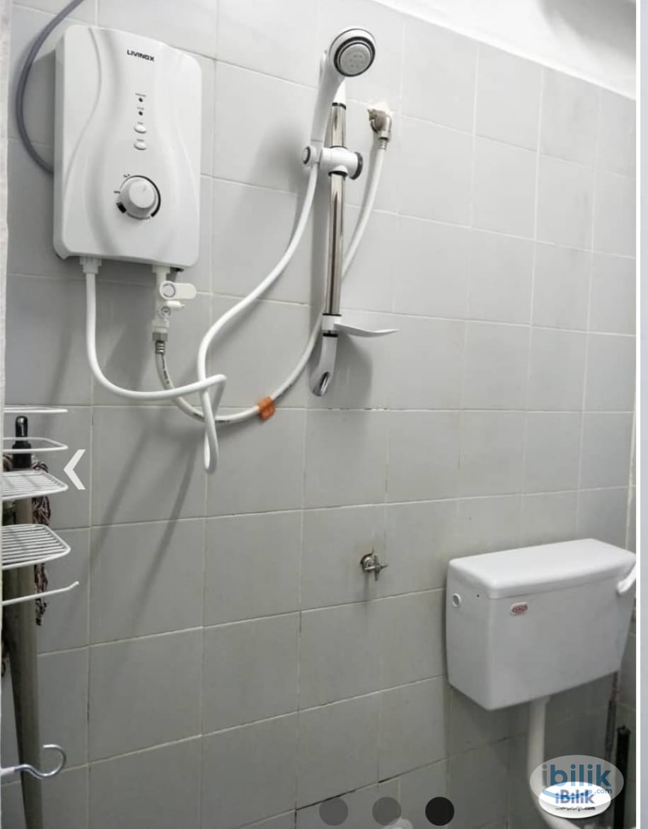 Middle Room at Bandar Melaka, Melaka - Image 2