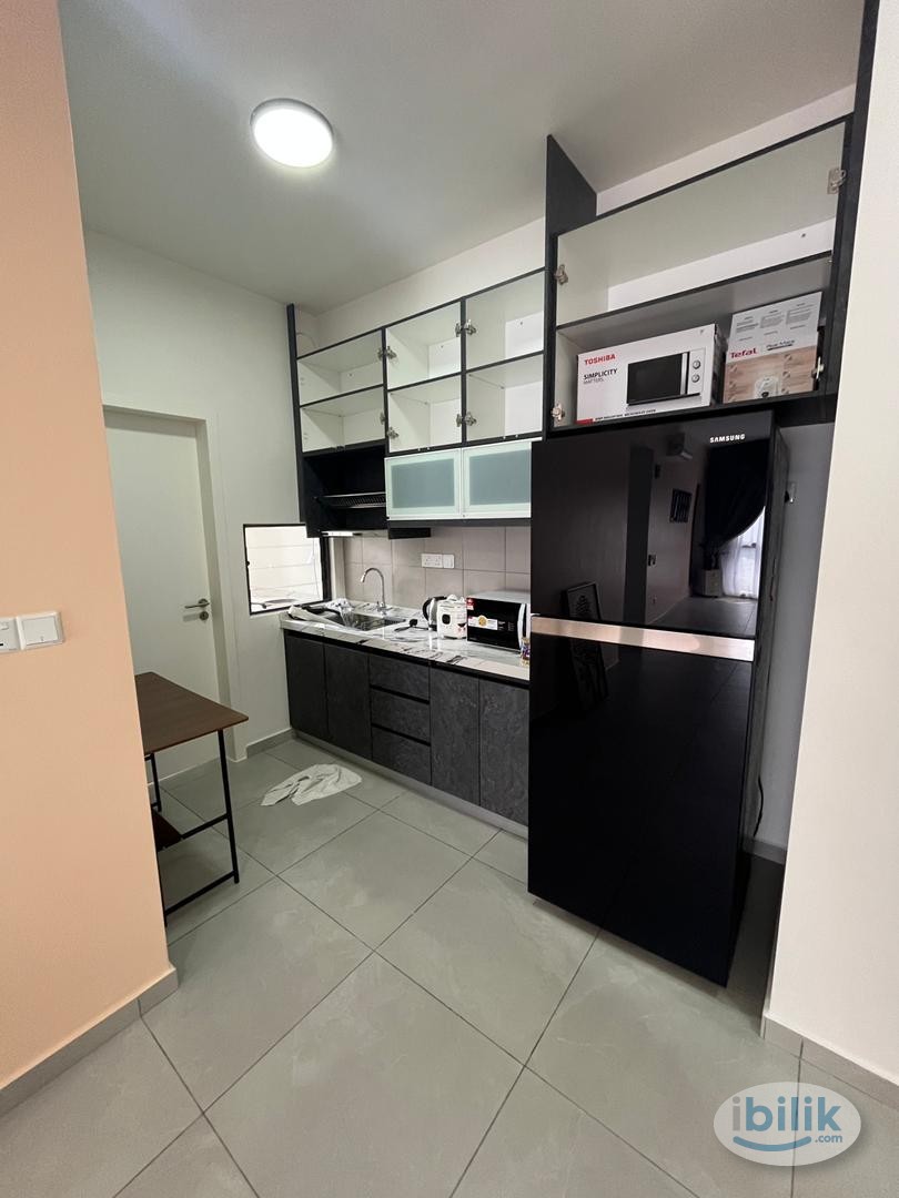 Master Room at D'Ivo Residence, Next to Millerz Square Exsim Tower - Image 3