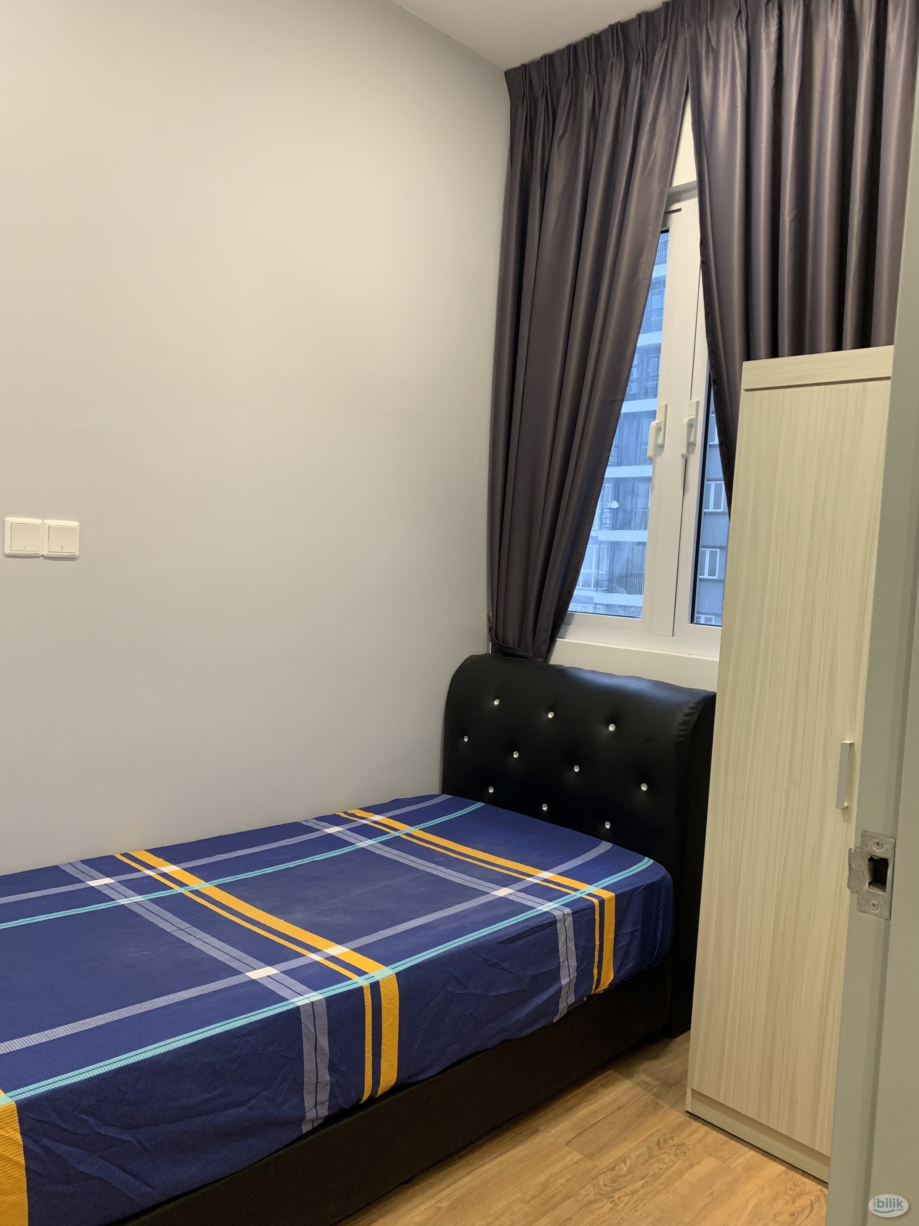 Middle Room at Pinnacle, Sri Petaling Jalan Radin Anum -  Rental included Utilities - Image 1
