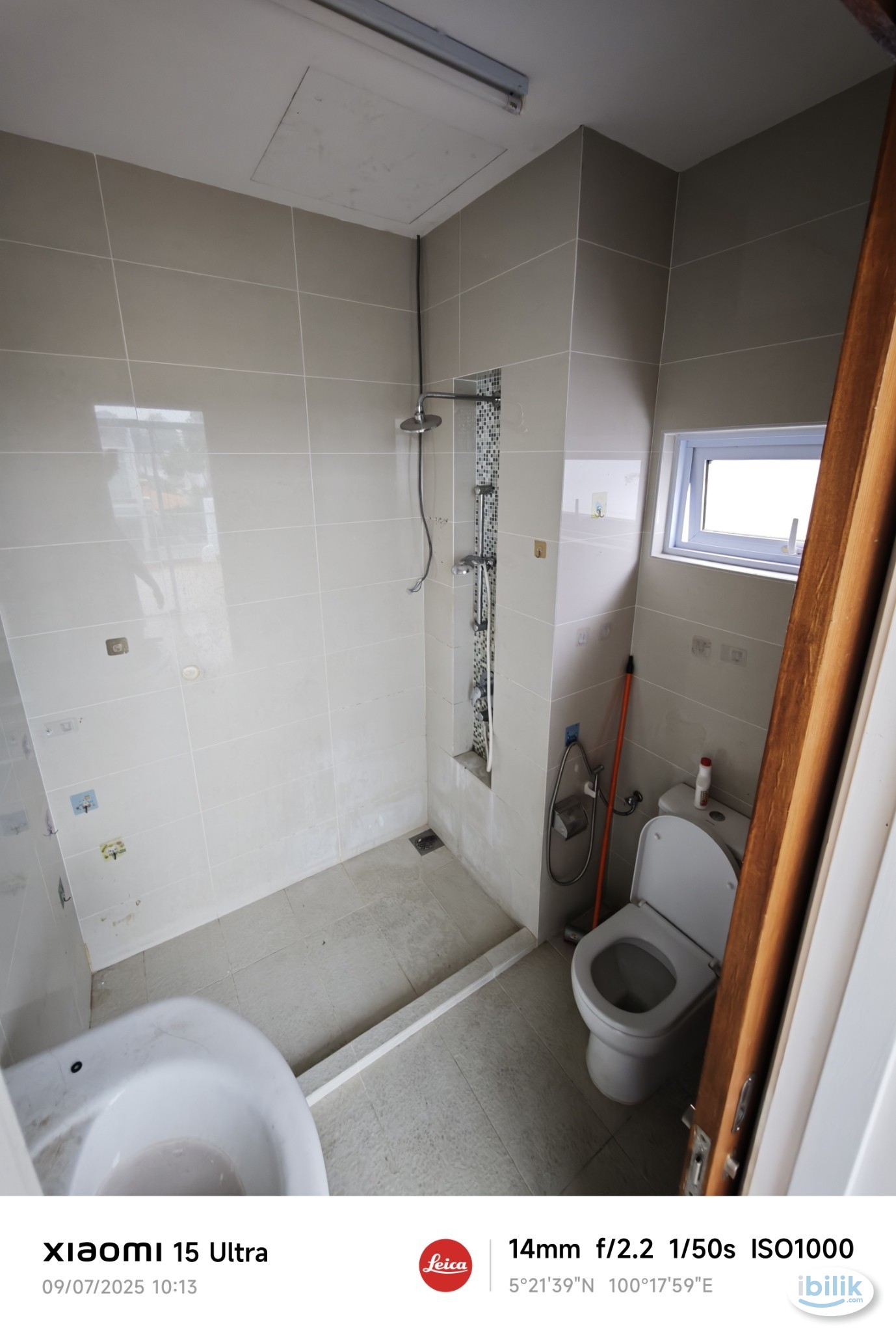 Master Room at Minden Residence Semi D Gelugor near to USM with car park - Image 5