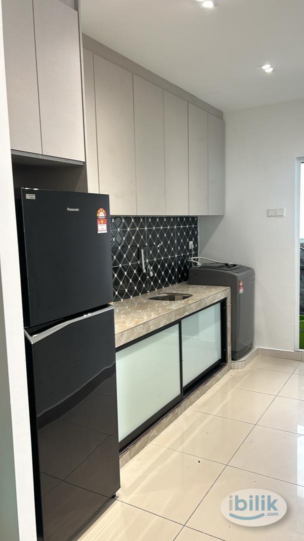 FEMALE Master Room FREE Utility and WIFI, Walking distance BRT at Impian Meridian, Subang Jaya. - Image 4