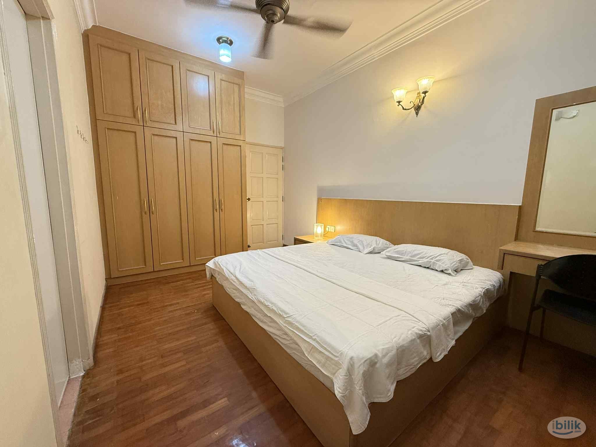 Middle Room with attached Bath Room for rent at Jalan Bukit Meldrum, Johor Bahru - Image 2