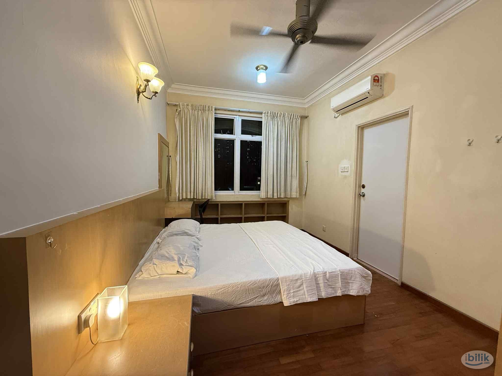 Middle Room with attached Bath Room for rent at Jalan Bukit Meldrum, Johor Bahru - Image 3