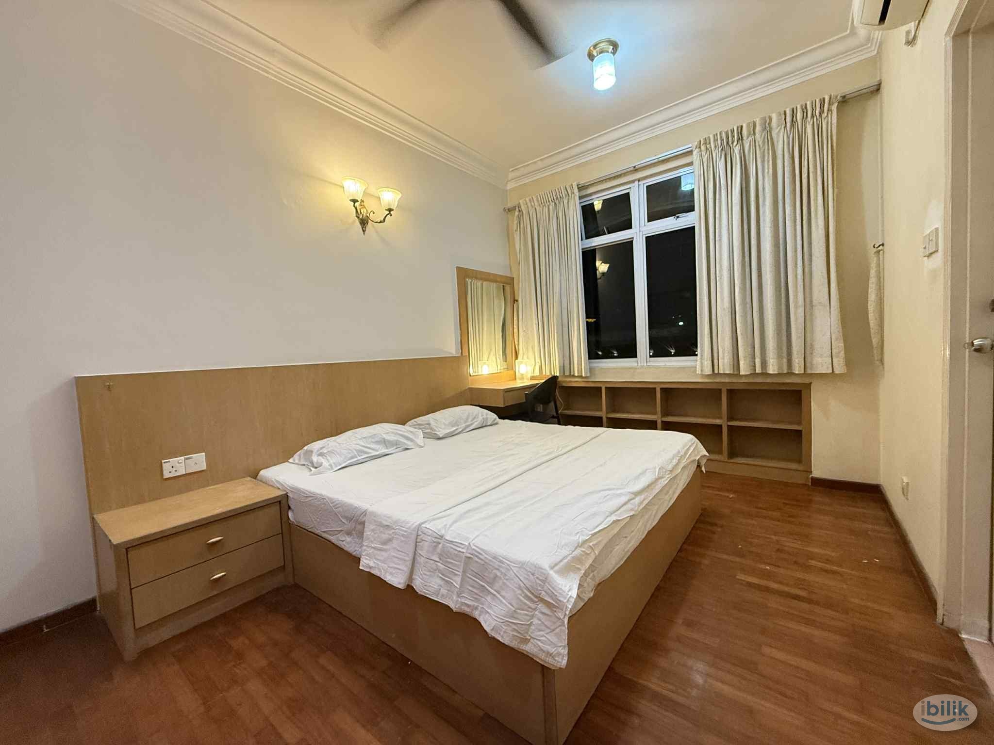 Middle Room with attached Bath Room for rent at Jalan Bukit Meldrum, Johor Bahru - Image 4