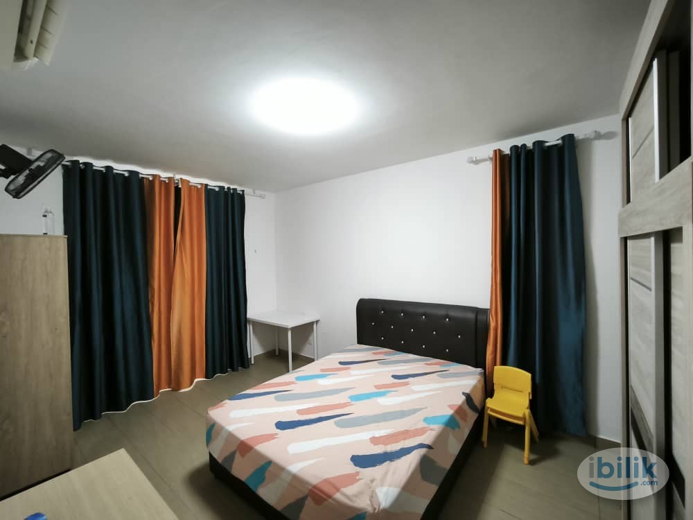 Middle Room at Endah Regal, Sri Petaling - Image 1