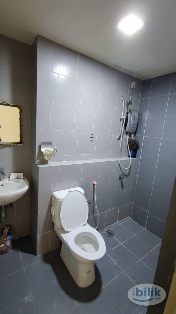 Middle Room at Endah Regal, Sri Petaling - Image 3