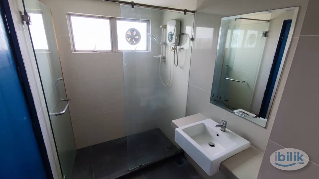 Master Room at Endah Regal, Sri Petaling - Image 3