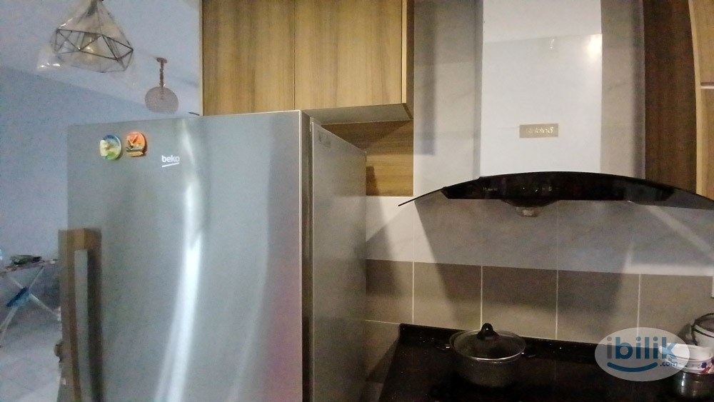 Cozy Single Room at Taman Naga Emas (Near MRT2), Sungai Besi - Image 3