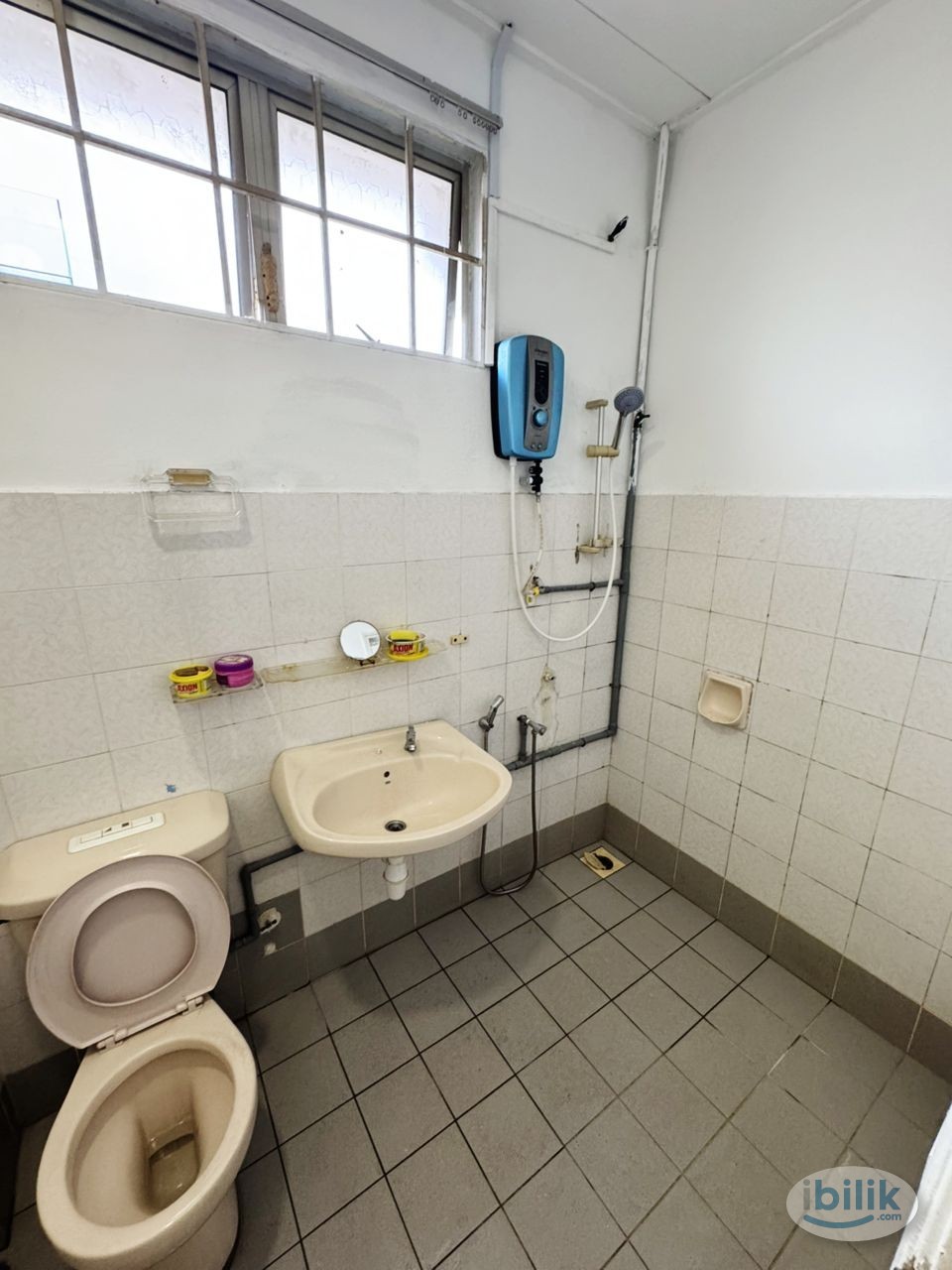 ZERO DEPOSIT & NO FEES🌟Limited Room Available @ SS21 Starling Mall😍🌟Fully Furnished✅Include Utilities‼️ - Image 3