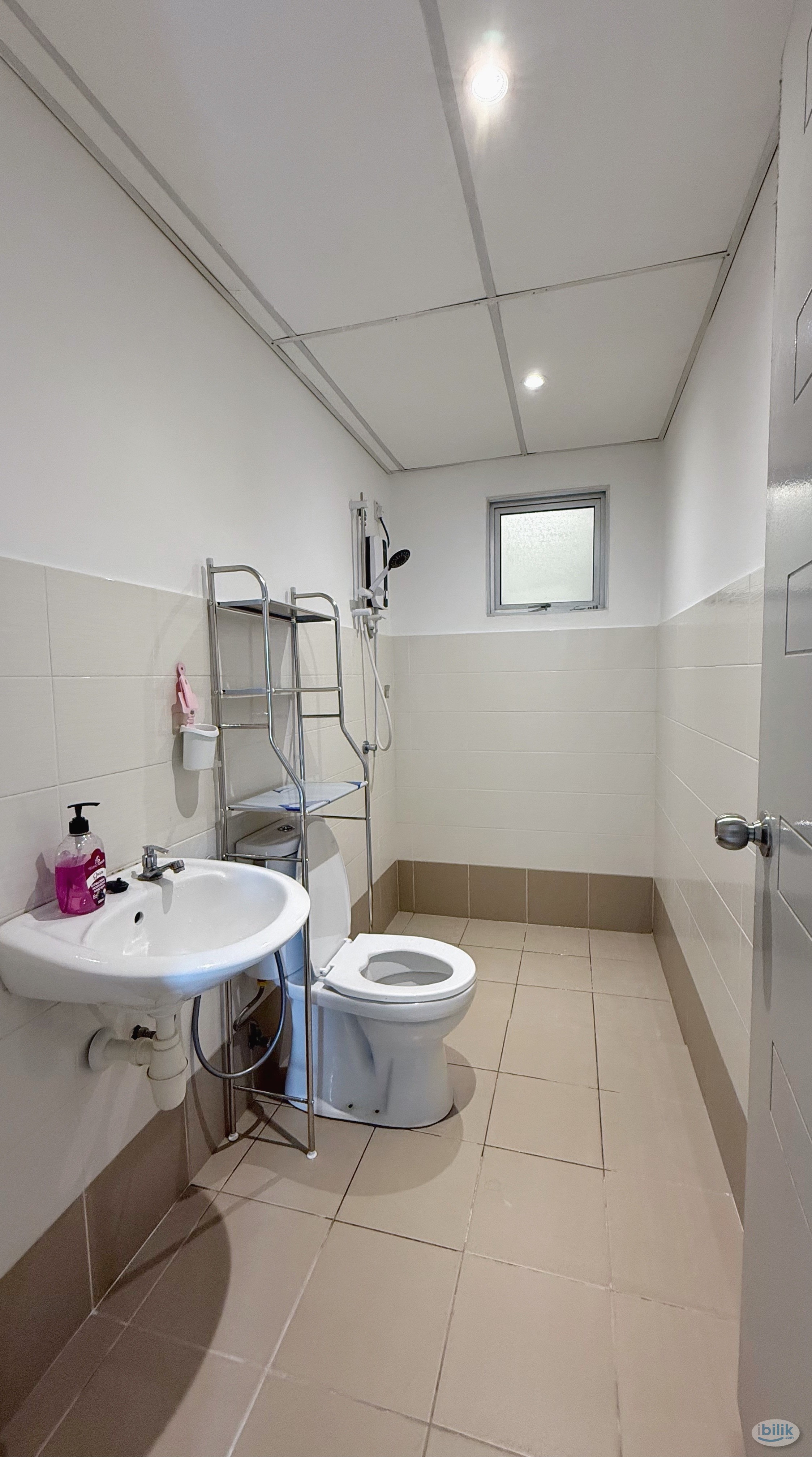 Small Room at Axis Crown, Ampang, 3 Minutes walk to LRT Pandan Indah, 1+1 Depo only - Image 5