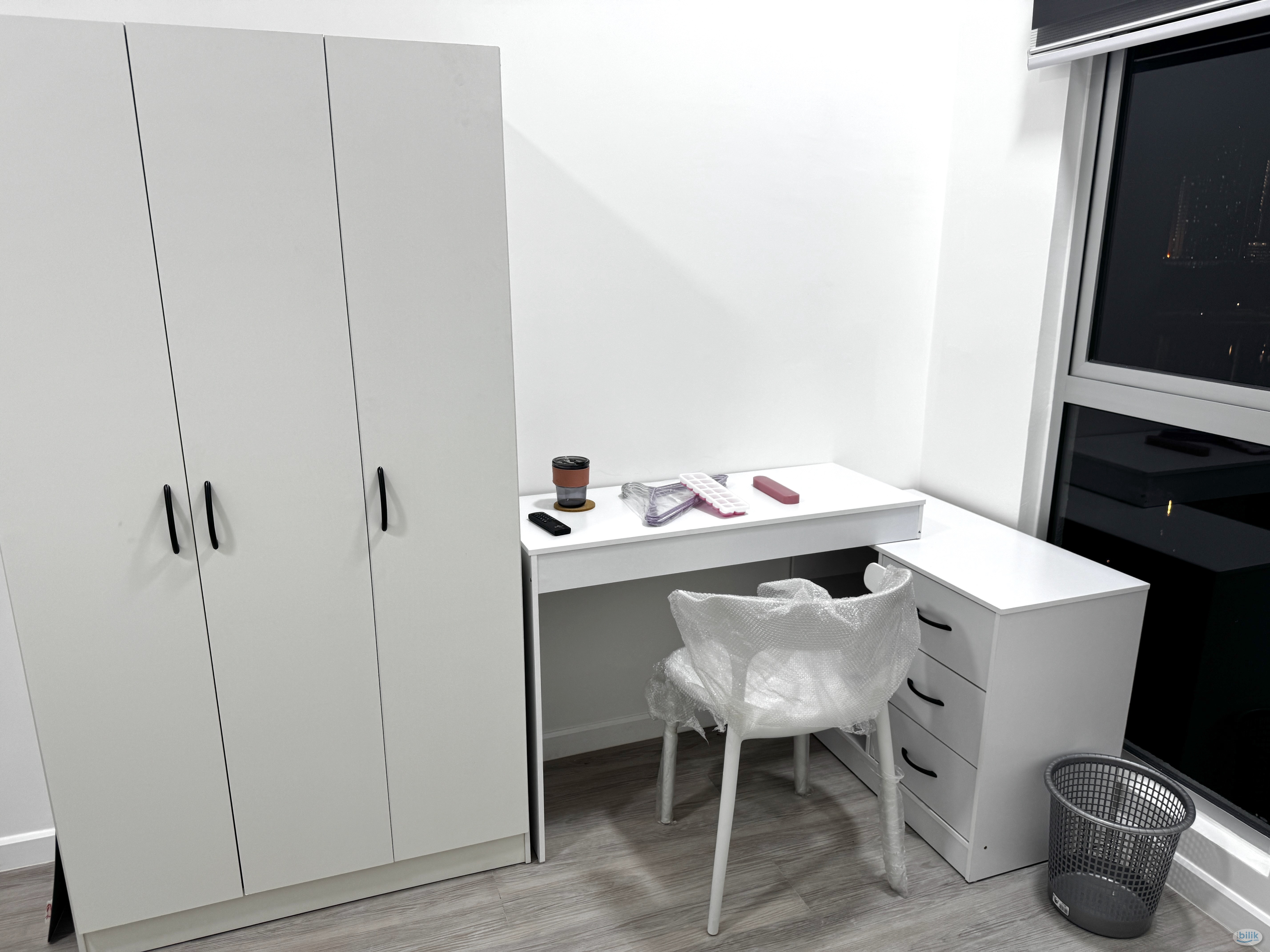 🔥 FREE WIFI, UTILITIES, CLEANING SERVICES 🔥 New Unit @ Lakefront with Lakeview - Image 3