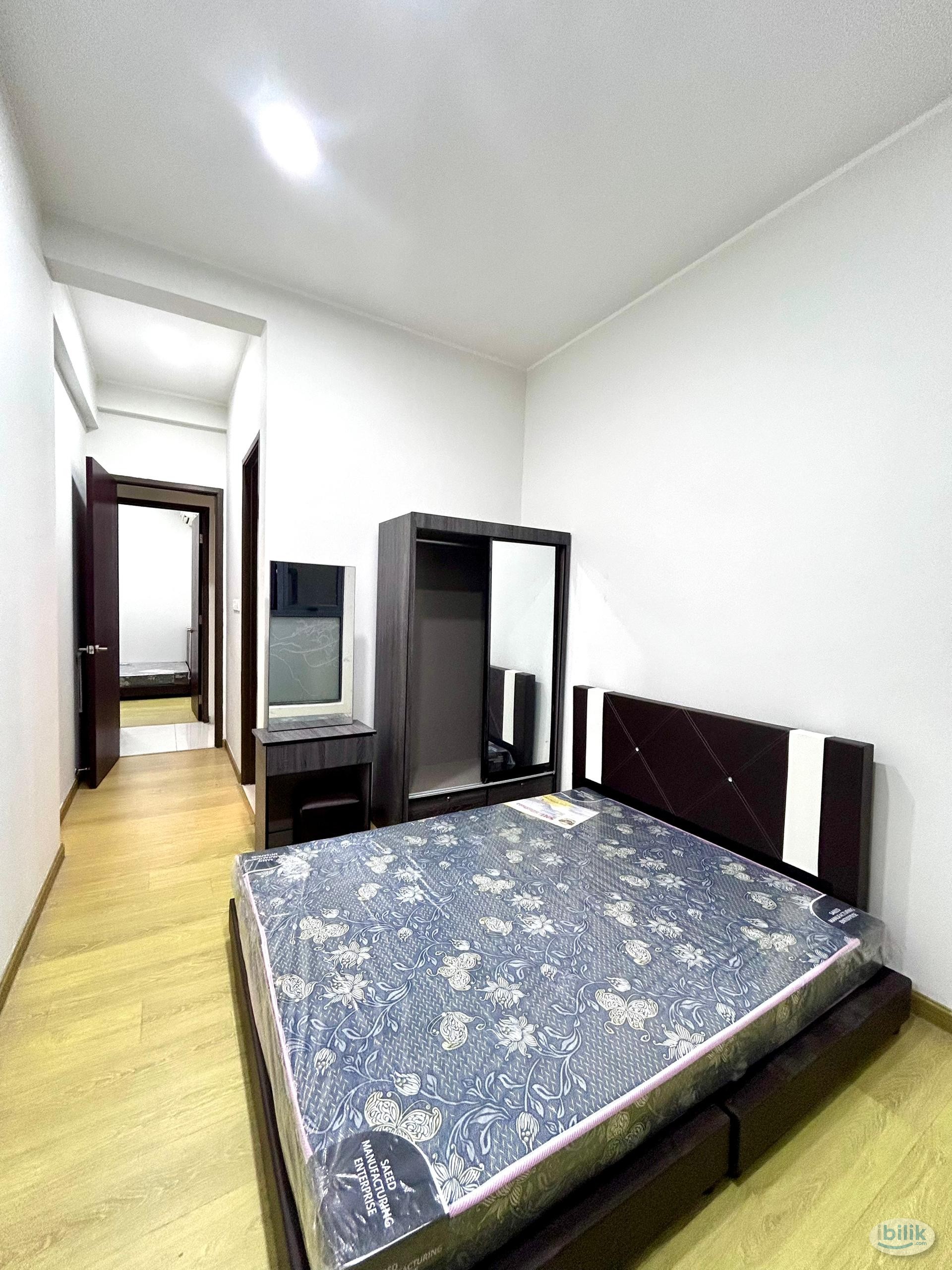 FEMALE ROOM FOR RENT @ AMBERSIDE,COUNTRY GARDEN | SHUTTLE BUS DIRECT TO CIQ AVAILABLE - Image 1
