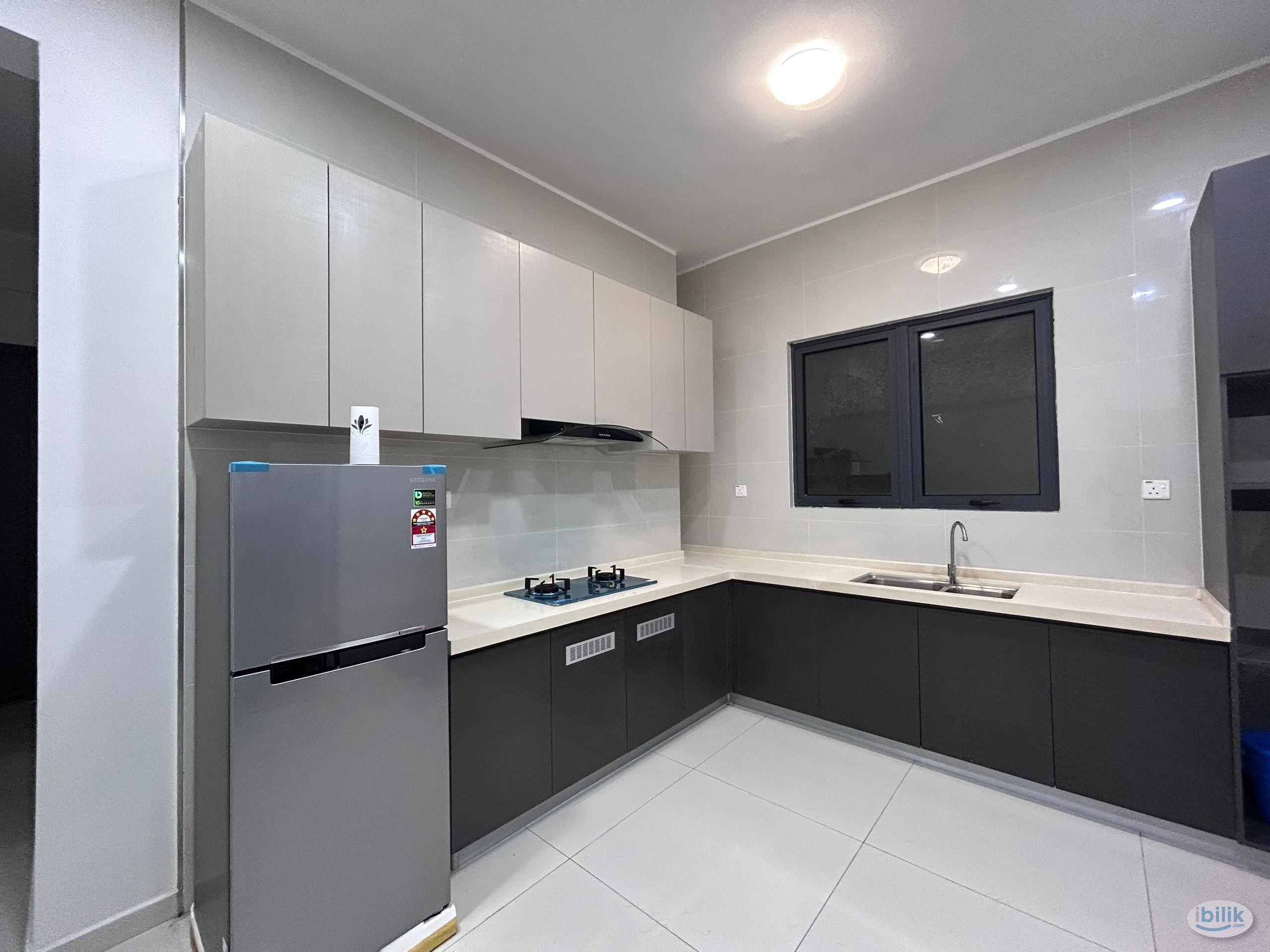 FEMALE ROOM FOR RENT @ AMBERSIDE,COUNTRY GARDEN | SHUTTLE BUS DIRECT TO CIQ AVAILABLE - Image 3