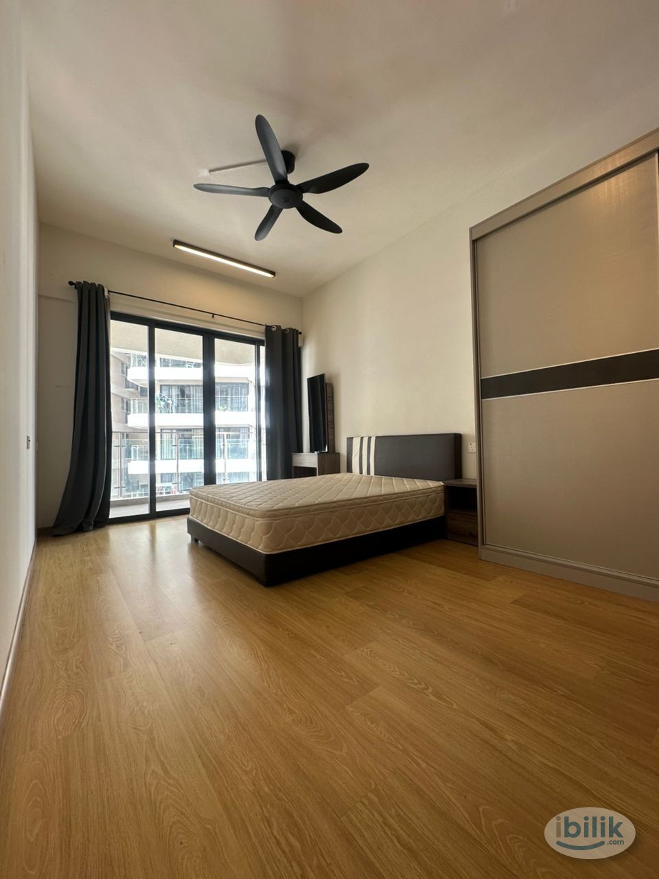 Master Room at Country Garden, Danga Bay - Image 1